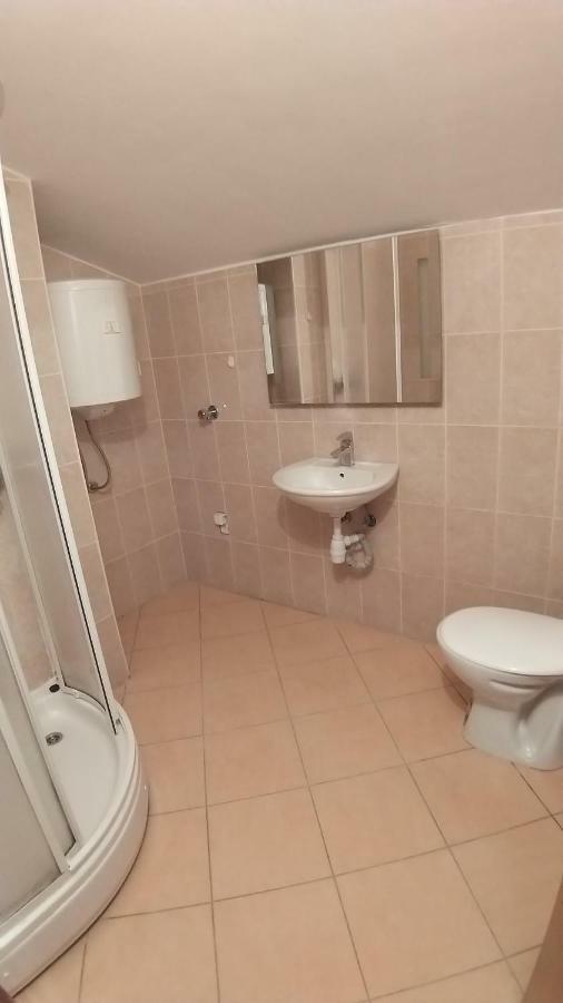 Guesthouse Villa Jurisic Novalja Quarto foto